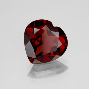Grenat pyrope Rouge foncé naturelle Forme de coeur, 3.64 ct, VS