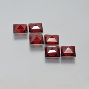Achetez naturel ct rouge grenat pyrope gems, carré, en provenance mozambique chez gemselect. en stock, livraison internationale!
