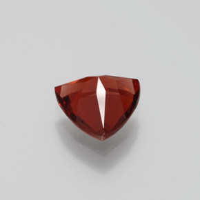 Grenat pyrope Rouge foncé naturelle Trillion, 1.85 ct, VVS