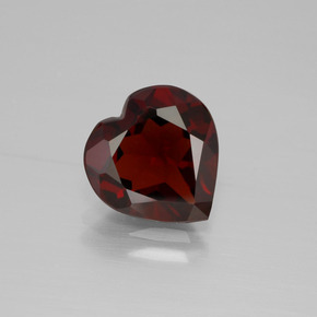 Grenat pyrope Rouge naturelle Forme de coeur, 3.63 ct, VVS