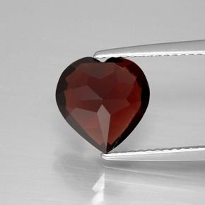 Grenat pyrope Rouge naturelle Forme de coeur, 3.63 ct, VVS