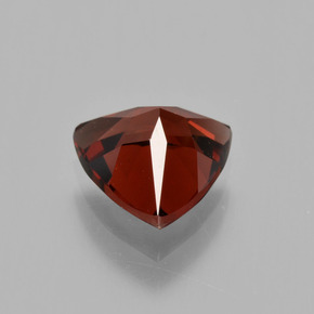 Grenat pyrope rouge naturelle trillion, 1,92 ct, VS