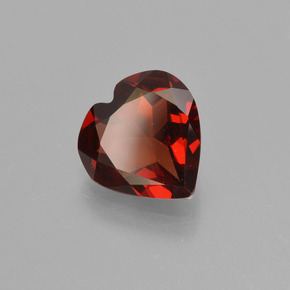 Grenat pyrope Rouge naturelle Forme de coeur, 1.50 ct, VVS-VS