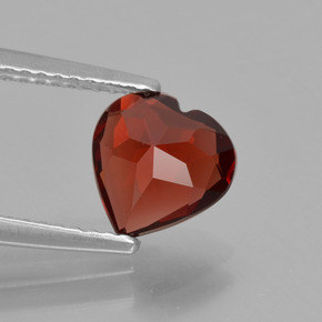 Grenat pyrope Rouge naturelle Forme de coeur, 1.50 ct, VVS-VS