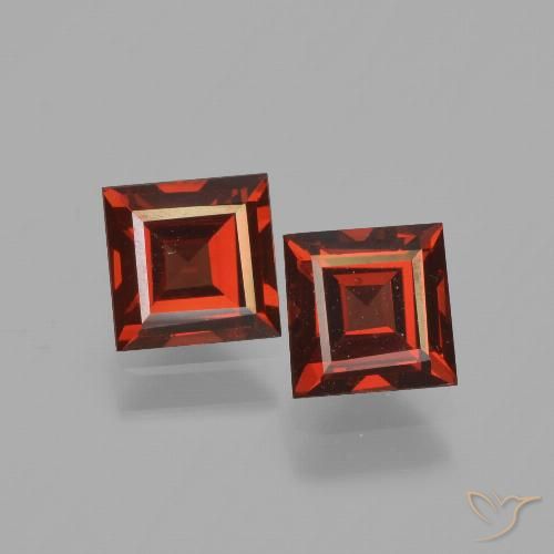 1.58ctw Naturel Rouge foncé Grenat pyrope, Carré, VS