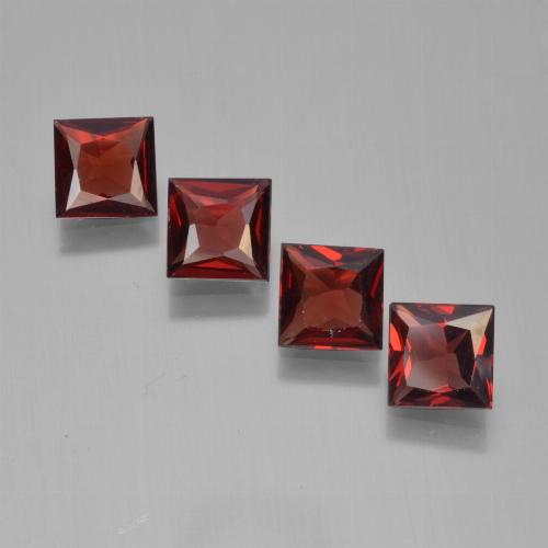 Achetez naturel 2,37ct rouge grenat pyrope gems, carré, en provenance mozambique chez gemselect. en stock, livraison internationale!