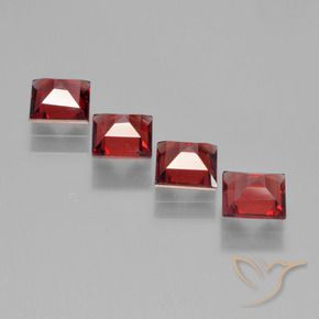 Shop natural 2.76ct Rouge moyen Grenat pyrope gems, Carré, from Mozambique at GemSelect. In stock, global shipping!