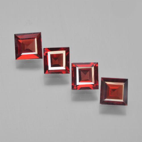 Achetez naturel 2.38ct Rouge foncé Grenat pyrope gems, Carré, En provenance Mozambique chez GemSelect. En stock, livraison internationale!