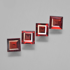 Achetez naturel 2.38ct Rouge foncé Grenat pyrope gems, Carré, En provenance Mozambique chez GemSelect. En stock, livraison internationale!