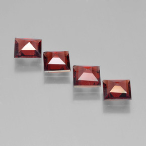 Achetez naturel 2.38ct Rouge foncé Grenat pyrope gems, Carré, En provenance Mozambique chez GemSelect. En stock, livraison internationale!