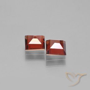 Shop natural 1.51ct Rouge vif Grenat pyrope gems, Carré, from Mozambique at GemSelect. In stock, global shipping!