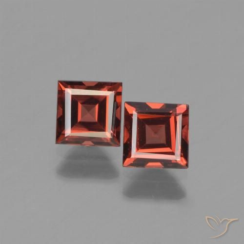 1.46ctw Naturel Rouge foncé Grenat pyrope, Carré, VVS-VS