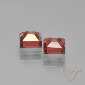 Shop natural 1.57ct Rouge moyen Grenat pyrope gems, Carré, from Mozambique at GemSelect. In stock, global shipping!