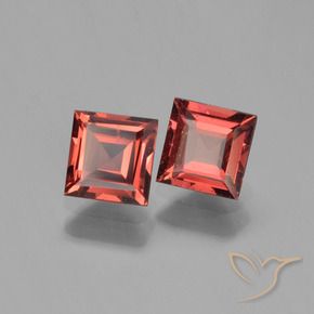 Shop natural 1.60ct Rouge foncé Grenat pyrope gems, Carré, from Mozambique at GemSelect. In stock, global shipping!