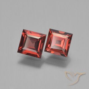 Shop natural 1.51ct Rouge foncé Grenat pyrope gems, Carré, from Mozambique at GemSelect. In stock, global shipping!
