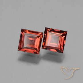 Shop natural 1.41ct Rouge moyen Grenat pyrope gems, Carré, from Mozambique at GemSelect. In stock, global shipping!