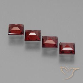Shop natural 2.52ct Rouge sang profond Grenat pyrope gems, Carré, from Mozambique at GemSelect. In stock, global shipping!