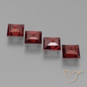 Shop natural 2.52ct Rouge sang profond Grenat pyrope gems, Carré, from Mozambique at GemSelect. In stock, global shipping!