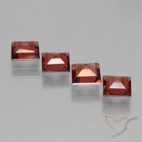 Shop natural 2.64ct Rouge foncé Grenat pyrope gems, Carré, from Mozambique at GemSelect. In stock, global shipping!