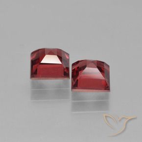 Shop natural 1.79ct Rouge écarlate profond Grenat pyrope gems, Carré, from Mozambique at GemSelect. In stock, global shipping!