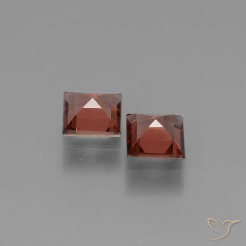 Shop natural 1.37ct Brique rouge Grenat pyrope gems, Carré, from Mozambique at GemSelect. In stock, global shipping!