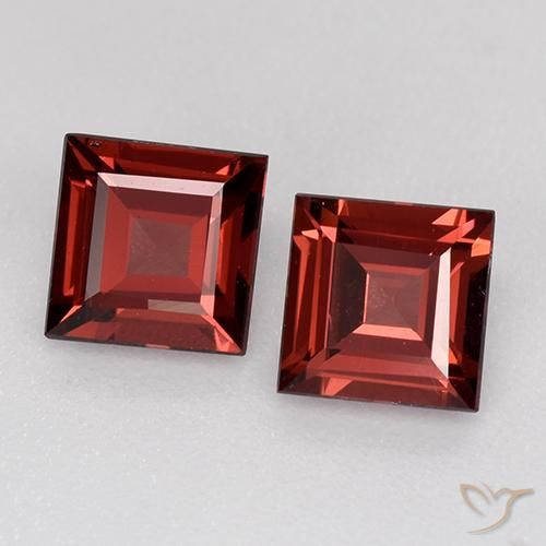 Shop natural 1.39ct Rouge foncé Grenat pyrope gems, Carré, from Mozambique at GemSelect. In stock, global shipping!