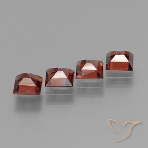 Shop natural 2.82ct Rouge moyen Grenat pyrope gems, Carré, from Mozambique at GemSelect. In stock, global shipping!