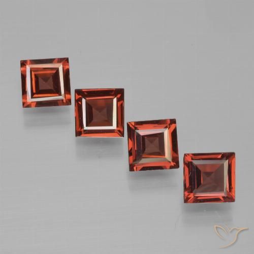 2.45ctw Naturel Rouge moyen Grenat pyrope, Carré, VS