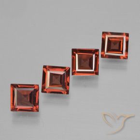 Shop natural 2.45ct Rouge moyen Grenat pyrope gems, Carré, from Mozambique at GemSelect. In stock, global shipping!