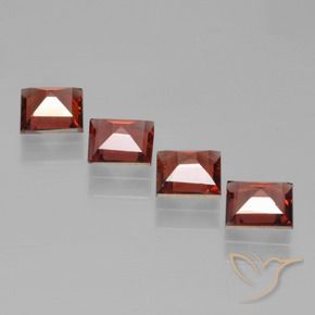 Shop natural 2.53ct Rouge moyen Grenat pyrope gems, Carré, from Mozambique at GemSelect. In stock, global shipping!