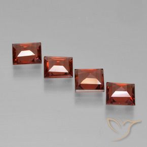 Shop natural 2.62ct Rouge écarlate Grenat pyrope gems, Carré, from Mozambique at GemSelect. In stock, global shipping!