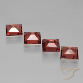 Shop natural 2.71ct Rouge foncé Grenat pyrope gems, Carré, from Mozambique at GemSelect. In stock, global shipping!