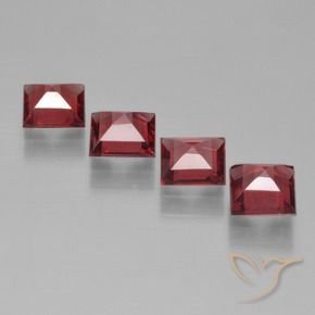 Shop natural 2.63ct Vin rouge profond Grenat pyrope gems, Carré, from Mozambique at GemSelect. In stock, global shipping!