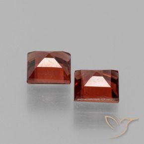 Shop natural 1.58ct Rouge moyen Grenat pyrope gems, Carré, from Mozambique at GemSelect. In stock, global shipping!