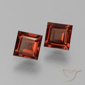 Shop natural 1.54ct Rouge écarlate Grenat pyrope gems, Carré, from Mozambique at GemSelect. In stock, global shipping!