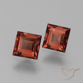 Shop natural 1.55ct Rouge foncé Grenat pyrope gems, Carré, from Mozambique at GemSelect. In stock, global shipping!