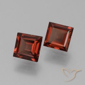 Shop natural 1.40ct Rouge écarlate Grenat pyrope gems, Carré, from Mozambique at GemSelect. In stock, global shipping!