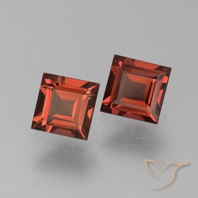 Shop natural 1.47ct Rouge moyen Grenat pyrope gems, Carré, from Mozambique at GemSelect. In stock, global shipping!