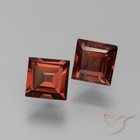 Shop natural 1.35ct Rouge foncé Grenat pyrope gems, Carré, from Mozambique at GemSelect. In stock, global shipping!