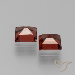 Shop natural 1.35ct Rouge foncé Grenat pyrope gems, Carré, from Mozambique at GemSelect. In stock, global shipping!