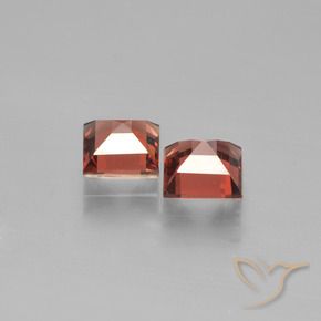Shop natural 1.52ct Rouge écarlate Grenat pyrope gems, Carré, from Mozambique at GemSelect. In stock, global shipping!