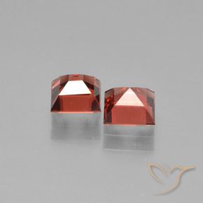 Shop natural 1.70ct Rouge moyen Grenat pyrope gems, Carré, from Mozambique at GemSelect. In stock, global shipping!