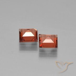 Shop natural 1.43ct Rouge moyen Grenat pyrope gems, Carré, from Mozambique at GemSelect. In stock, global shipping!
