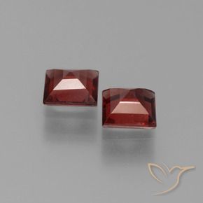 Shop natural 1.33ct Rouge foncé Grenat pyrope gems, Carré, from Mozambique at GemSelect. In stock, global shipping!