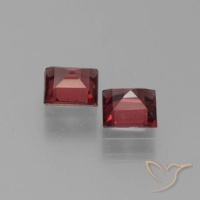 Shop natural 1.44ct Rouge foncé Grenat pyrope gems, Carré, from Mozambique at GemSelect. In stock, global shipping!
