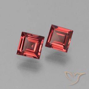 Shop natural 1.38ct Rouge écarlate profond Grenat pyrope gems, Carré, from Mozambique at GemSelect. In stock, global shipping!