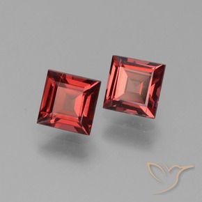 Shop natural 1.67ct Rouge foncé Grenat pyrope gems, Carré, from Mozambique at GemSelect. In stock, global shipping!