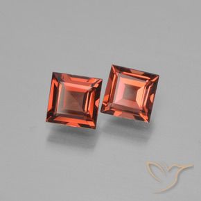 Shop natural 1.53ct Rouge écarlate Grenat pyrope gems, Carré, from Mozambique at GemSelect. In stock, global shipping!