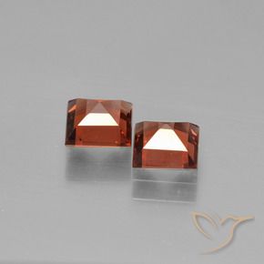 Shop natural 1.53ct Rouge écarlate Grenat pyrope gems, Carré, from Mozambique at GemSelect. In stock, global shipping!