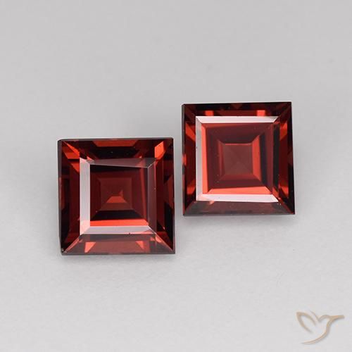 1.65ctw Naturel Rouge foncé Grenat pyrope, Carré, VVS-VS